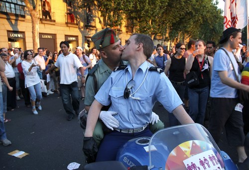 Monsignor Giacomo Babini: "Avere un figlio gay è una disgrazia" Omofobia Primo Piano 