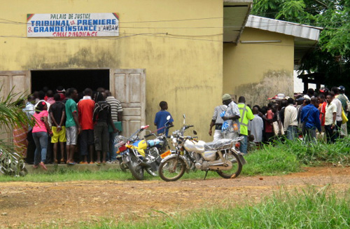 Camerun, workshop LGBT chiuso e organizzatore arrestato Manifestazioni Gay Omofobia 