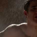 Glee, Darren Criss canta Fighter nudo in doccia Televisione Gay Video 