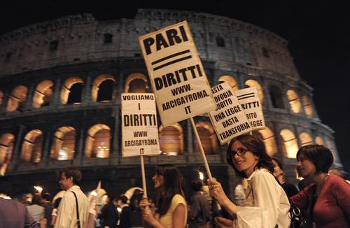 Roma: coppia gay insultata e minacciata  Omofobia 