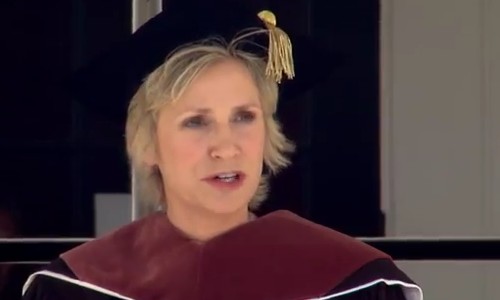 Jane Lynch tiene il discorso di laurea della Smith College (video) Icone Gay Video 