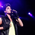 Adam Lambert: “Sono onorato a essere il primo artista dichiaratamente gay nella in testa alla Billboard Chart” Icone Gay Interviste 
