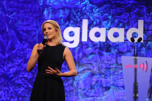 Glee, Dianna Agron offre ai GLAAD Media Awards bacio per asta benefica Manifestazioni Gay Televisione Gay 