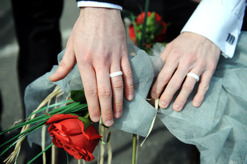 Spagna, dizionario aggiorna il significato della parola matrimonio GLBT News 