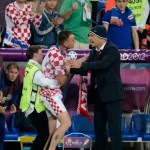 Euro 2012 gay: tifoso croato bacia l'allenatore Slaven Bilic Gallery Gossip Gay Primo Piano 