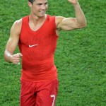 Euro 2012: Cristiano Ronaldo sexy in canotta rossa (foto) Gallery Icone Gay 