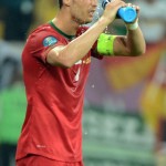 Euro 2012: Cristiano Ronaldo pose gay (foto) Gallery Icone Gay 