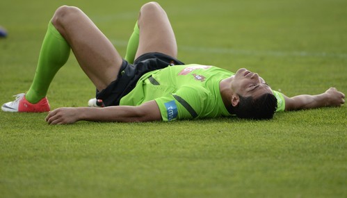 Euro 2012: Cristiano Ronaldo pose gay (foto) Gallery Icone Gay 