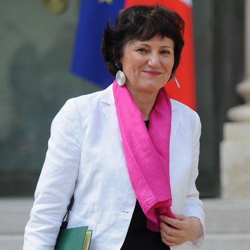 Francia, ministro Famiglia: "Nozze gay e adozioni nel 2013" Cultura Gay Primo Piano 