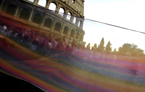 Gay Pride a Roma? Non ci si lamenti se poi Dio punisce con terremoti, alluvioni, incendi, epidemie e catastrofi naturali Cultura Gay 