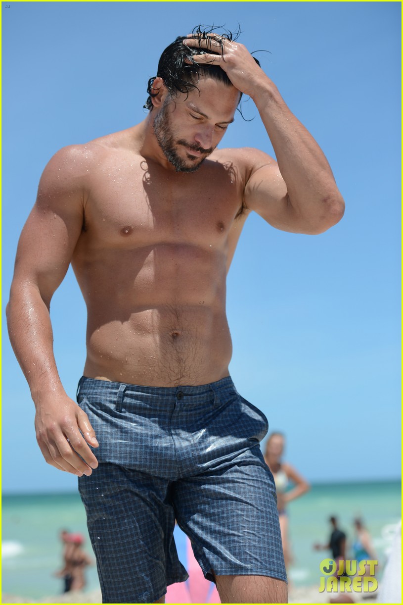 Joe Manganiello hot al mare (foto) Gallery Icone Gay 