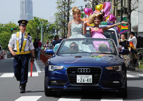 Gay in divisa, sdoganati poliziotti e carabinieri omosessuali Cultura Gay GLBT News Primo Piano 