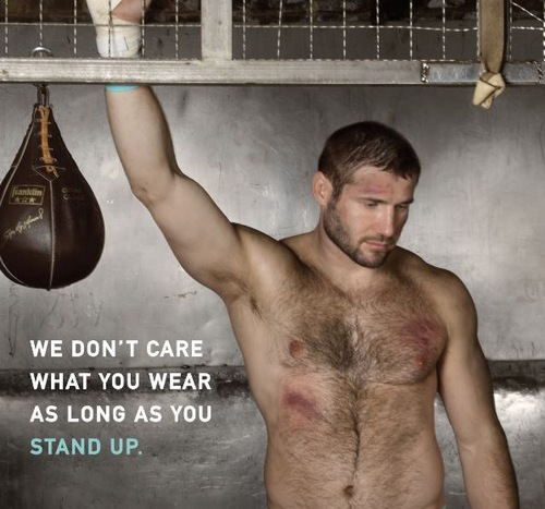 Ben Cohen si spoglia contro il bullismo omofobo (Foto) Cultura Gay 