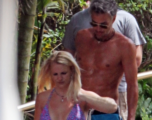 Britney Spears in vacanza alle Hawaii con il fidanzato  Icone Gay 