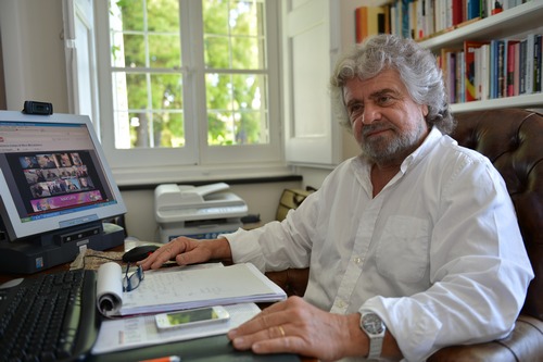 Beppe Grillo: "Fa schifo negare il matrimonio gay" GLBT News 