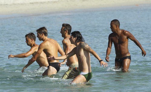 Calciatori Parma: allenamenti hot al mare (foto) Gallery Icone Gay 