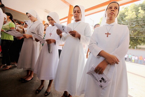 Latinoamericani cattolici a favore dell'omosessualità Omofobia 