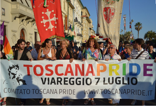 Celebrate dieci unioni durante il Gay Pride a Viareggio Cultura Gay 