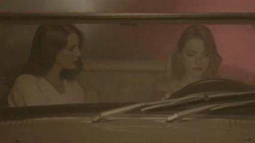 Lana Del Rey lesbica in Summertime Sadness (Video) Cultura Gay 
