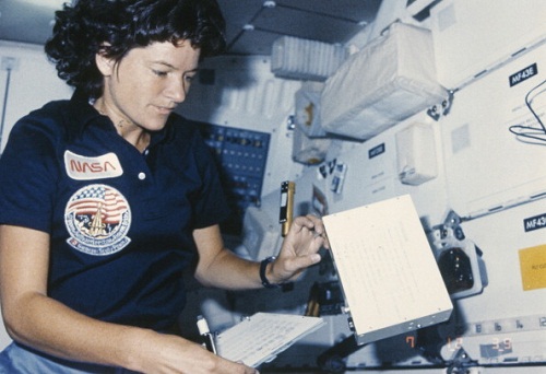 Sally Ride, prima astronauta donna, era omosessuale  GLBT News 