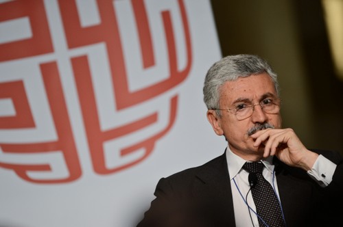 Massimo D'Alema: "Scandaloso che il compagno di Lucio Dalla non abbia avuto eredità" GLBT News 