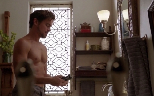 Matt Bomer senza maglietta in White Collar (Foto) Gallery Icone Gay 