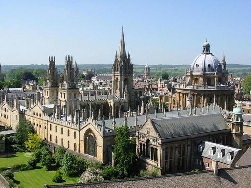 Università Oxford cambia regole sull'abbigliamento per gli studenti trans  Cultura Gay 