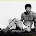 Thom Evans: "Stare nudi con altri uomini non significa essere gay" Gallery GLBT News 