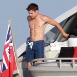 Zac Efron nudo a Saint Tropez (foto) Gallery Icone Gay 