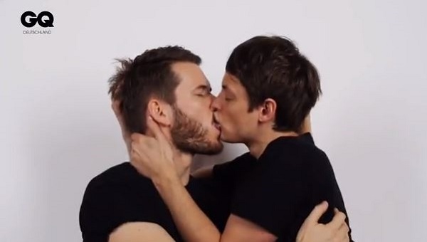 #Mundopropaganda, la Germania contro l'omofobia su GQ - video Primo Piano Video 
