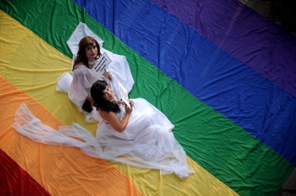 Partner gay di dipendente Farnesina avrà passaporto diplomatico GLBT News Primo Piano 