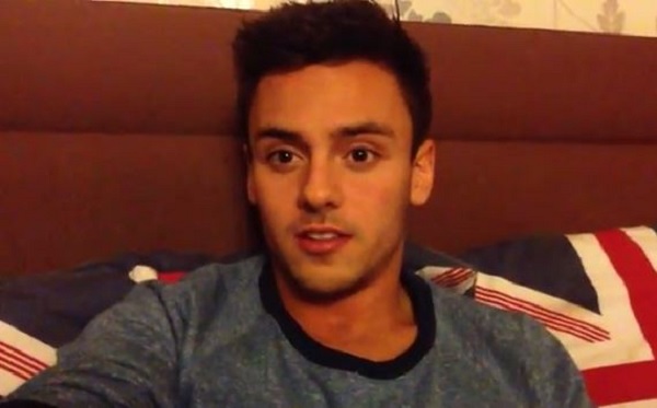 Tom Daley precisa: "sono gay non bisessuale" Coming Out 