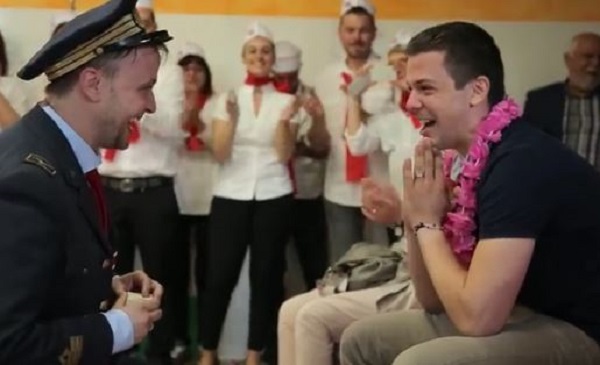 Matteo e Marco , proposta di matrimonio (VIDEO) Primo Piano Video 