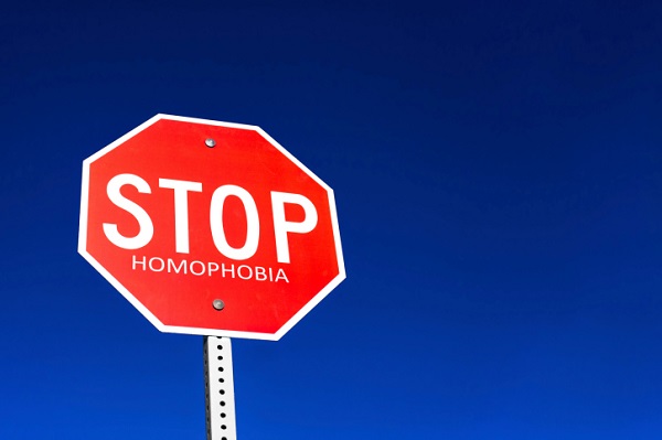 cartello stop omofobia