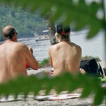 Un'attivista LGBTQ+ salva una spiaggia Lifestyle Gay Manifestazioni Gay 